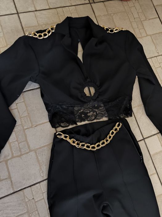 Vând costum 2 piese!