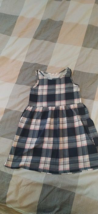 Лот рокли за момиче 4- 5 години