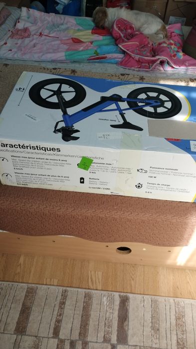 Vând bicicleta electrica copii