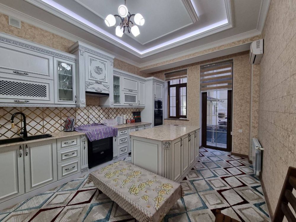 Продается 3х этажный дом