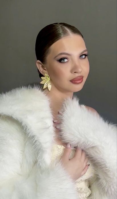 Прическа, макияж, полный образ