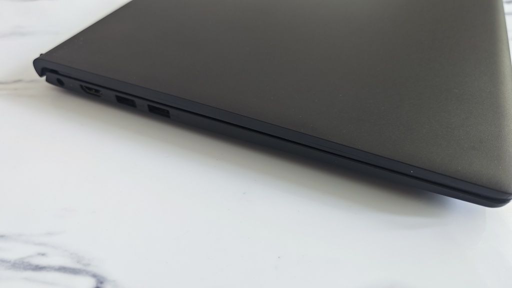 Dell Inspiron 3520/Core i5-11th/16GB RAM/512GB SSD/15.6 FullHD 144hz