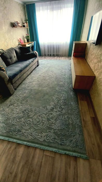 Продам ковёр 2*4 м