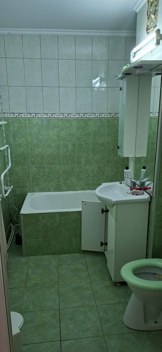 Închiriez apartament două camere , etaj 2