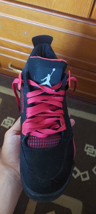 Vând jordan 4 red thunder