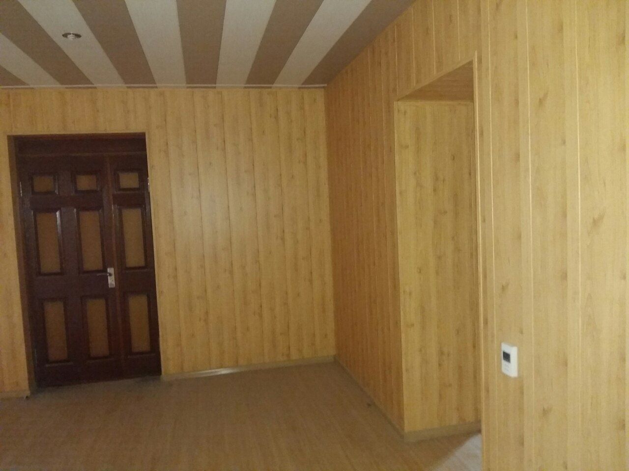 Xovli uy sotiladi