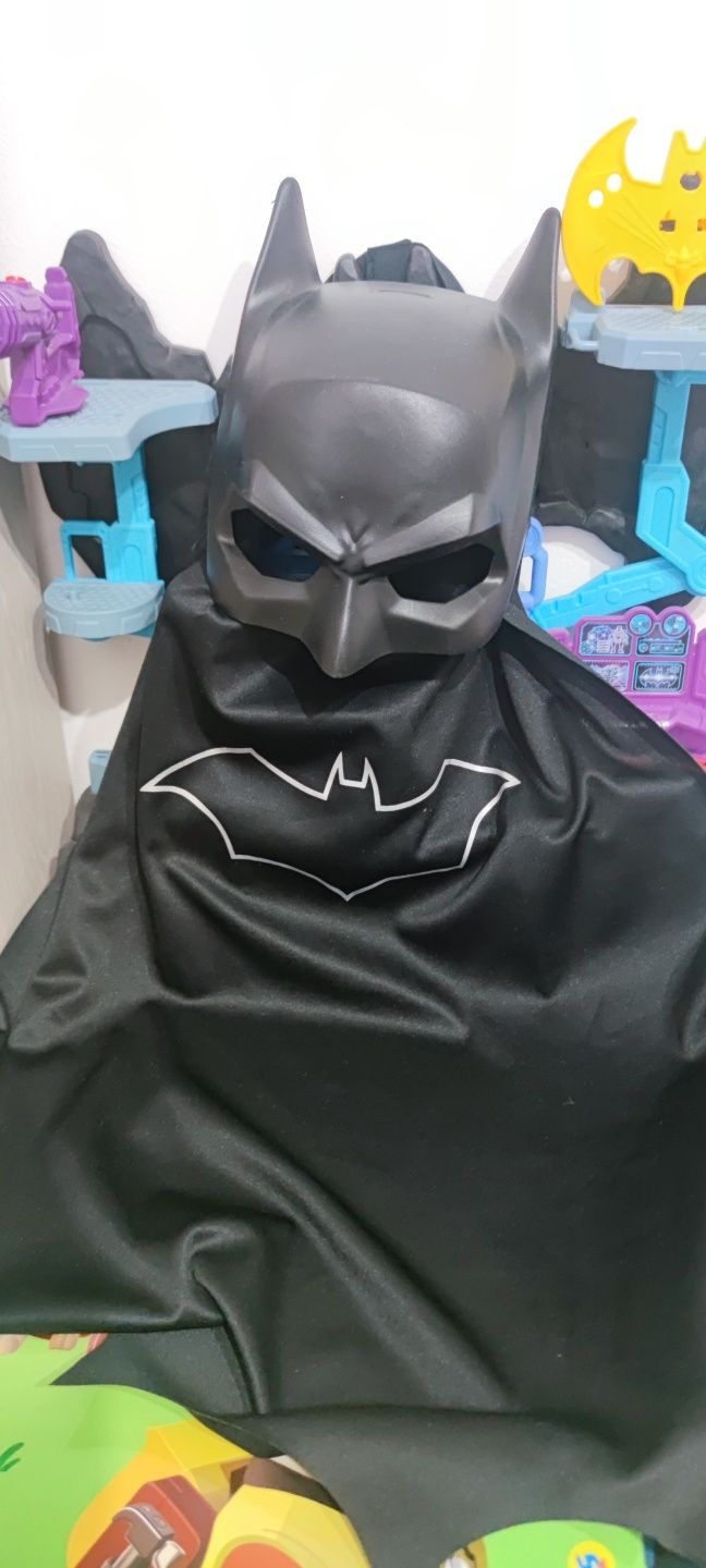 Vând pelerina+masca Batman