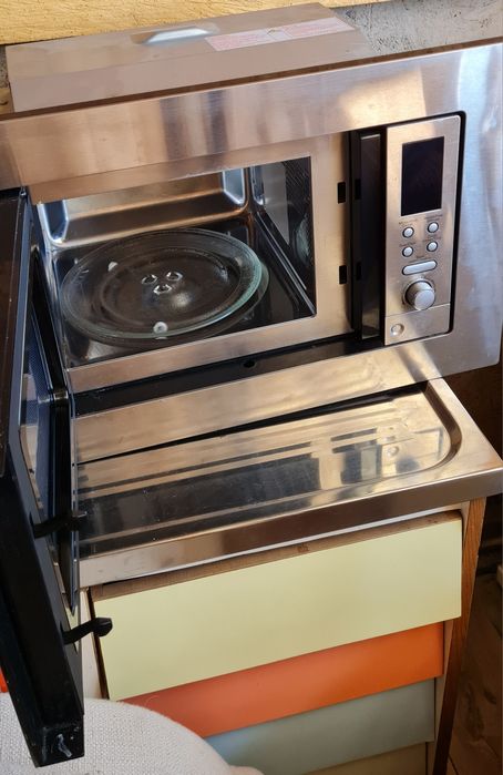 Cuptor cu microunde incorporabil