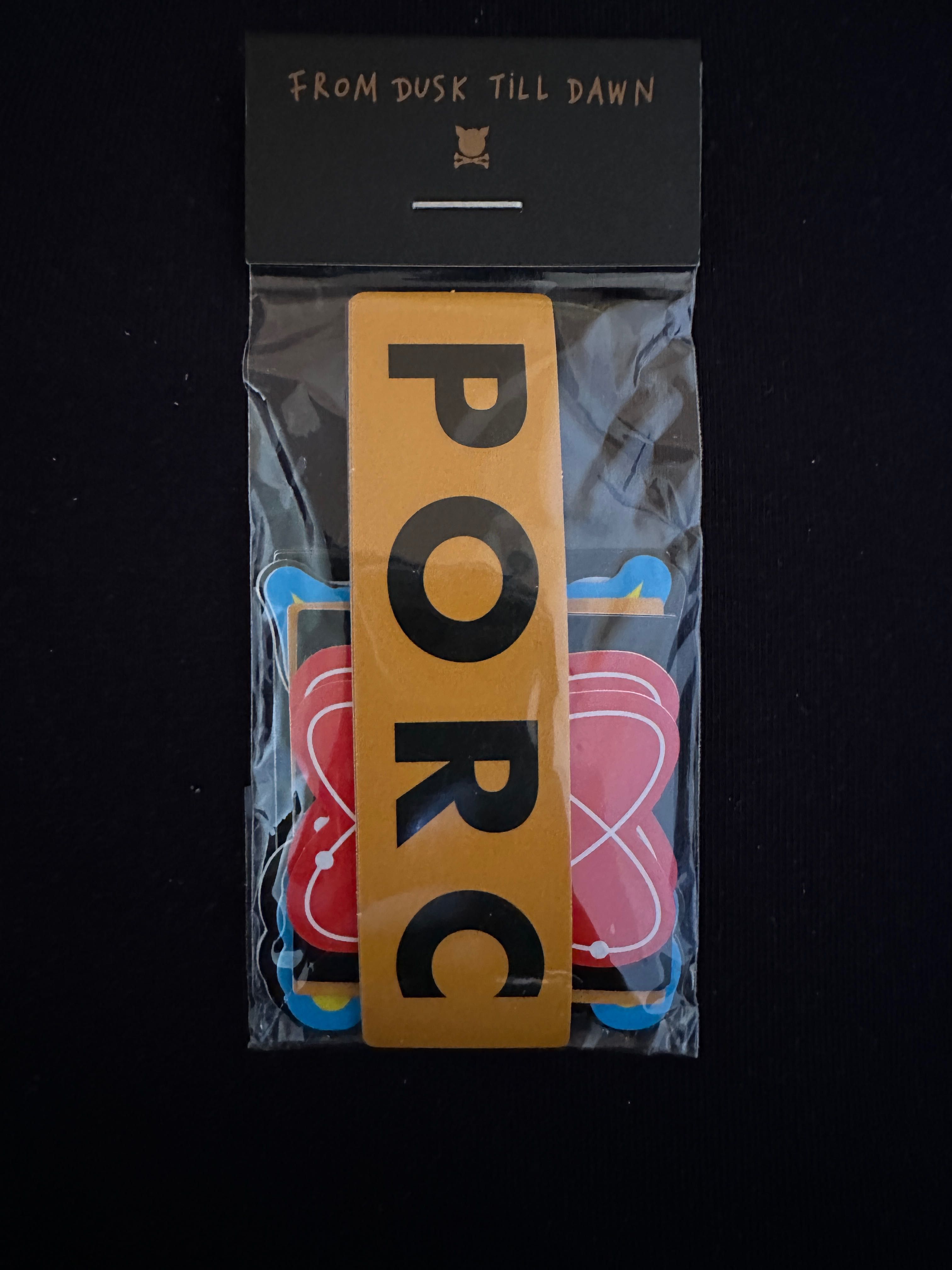 Vând stickere cu marca P.O.R.C de la Deliric