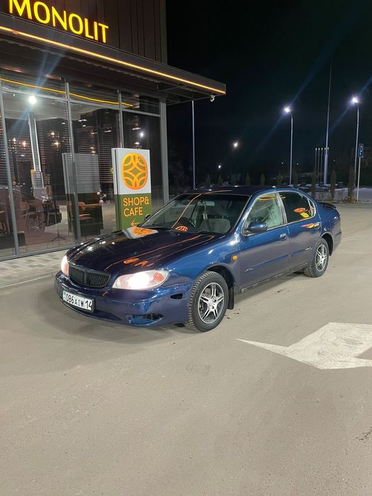 Продам машину нисан