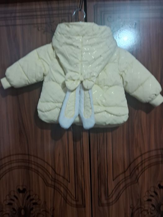 Куртка для девочки до 2 года  100000