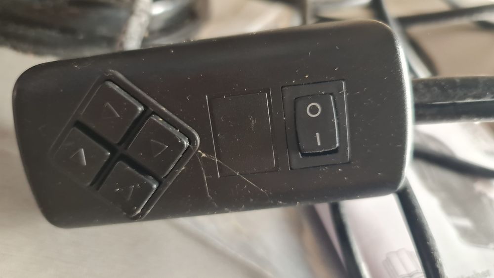 Vând proiector auto vânătoare cu telecomanda pt orientate