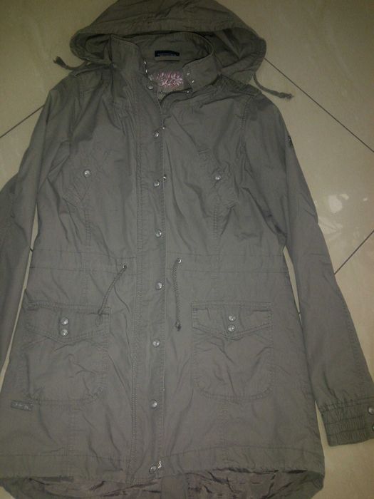 Haina eleganta cu gluga