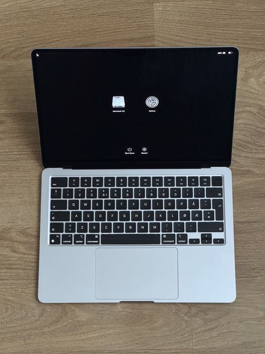 Apple Macbook Air M2 2022 silver defect, piese sau recarosare