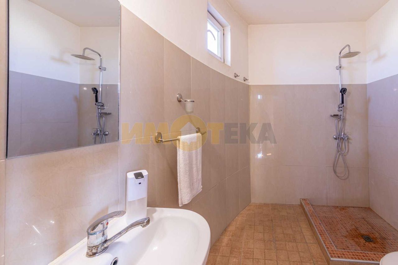 Продава се Двустаен апартамент в Варна, Аспарухово - 132 кв.м за 1238 €/кв.м - Снимка #9