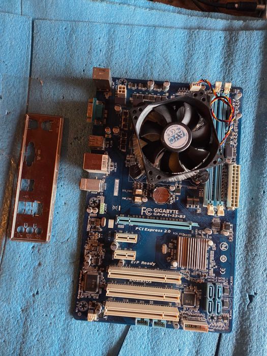 KIT placa de baza  Gigabyte - cu procesor I5 - 3,30 Ghz