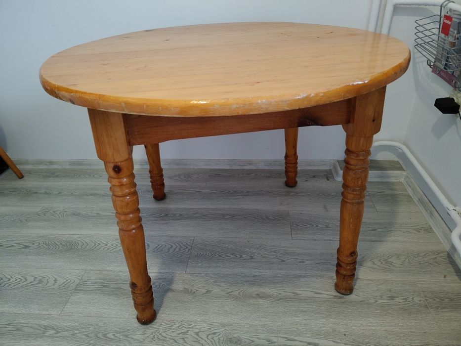 Масивна кръгла разтегателна маса