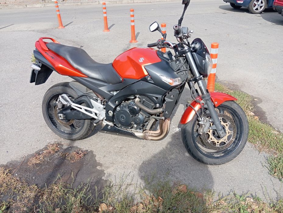 Vând  Suzuki Gsr 600