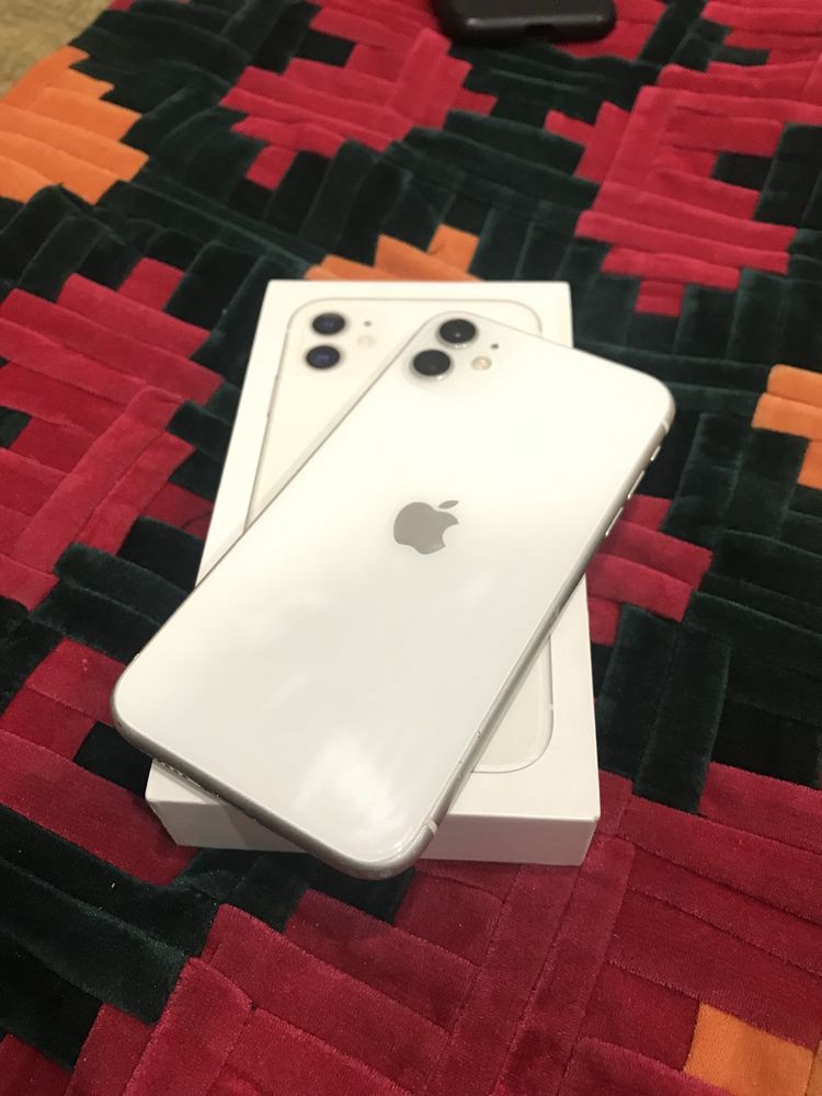 iPhone 11 в хорошем состоянии
