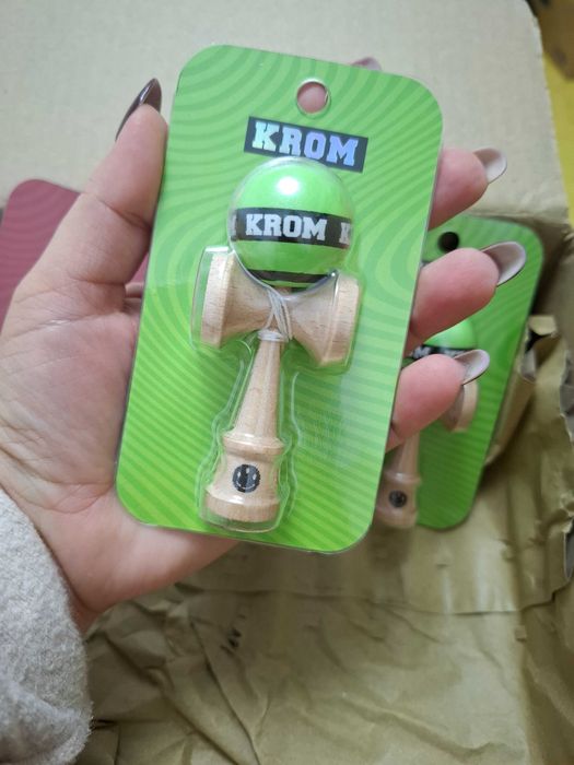 Kendama KROM Mikro-au fost date, se așteaptă livrarea către cumpărător