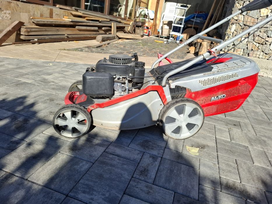 Masina de tuns gazonul ALKO
