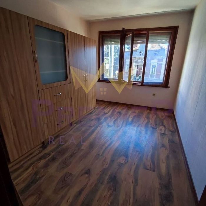 Тристаен в центъра на Бургас