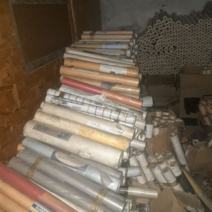 Vand tapet diverse modele angro sau la bucata