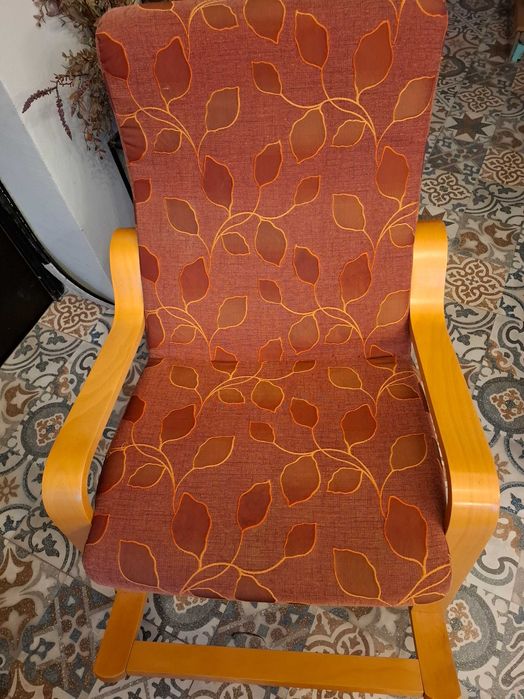 Люлеещ се дървен стол