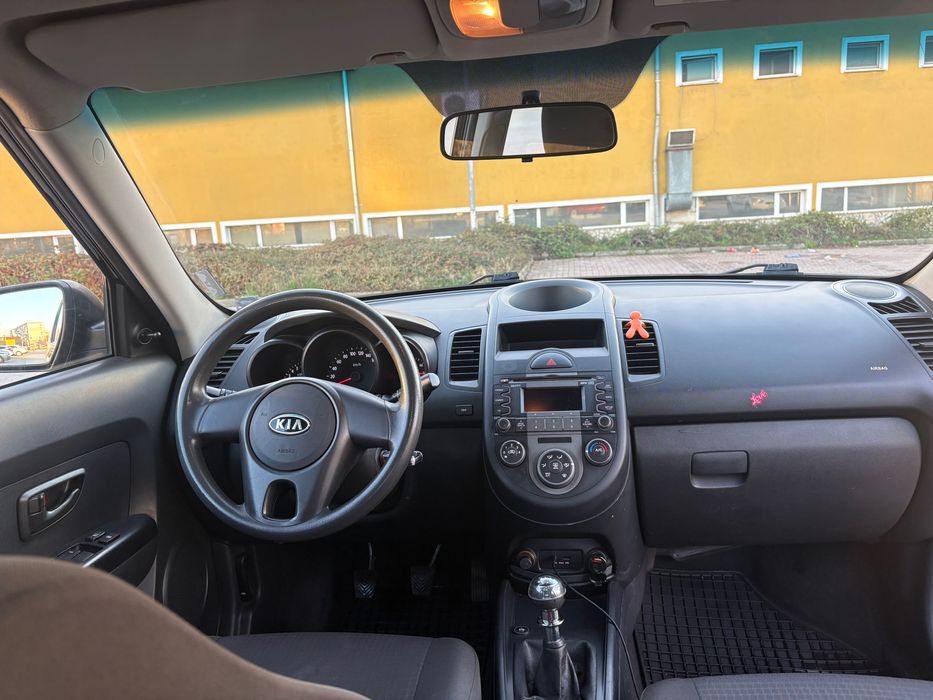 Продавам автомобил