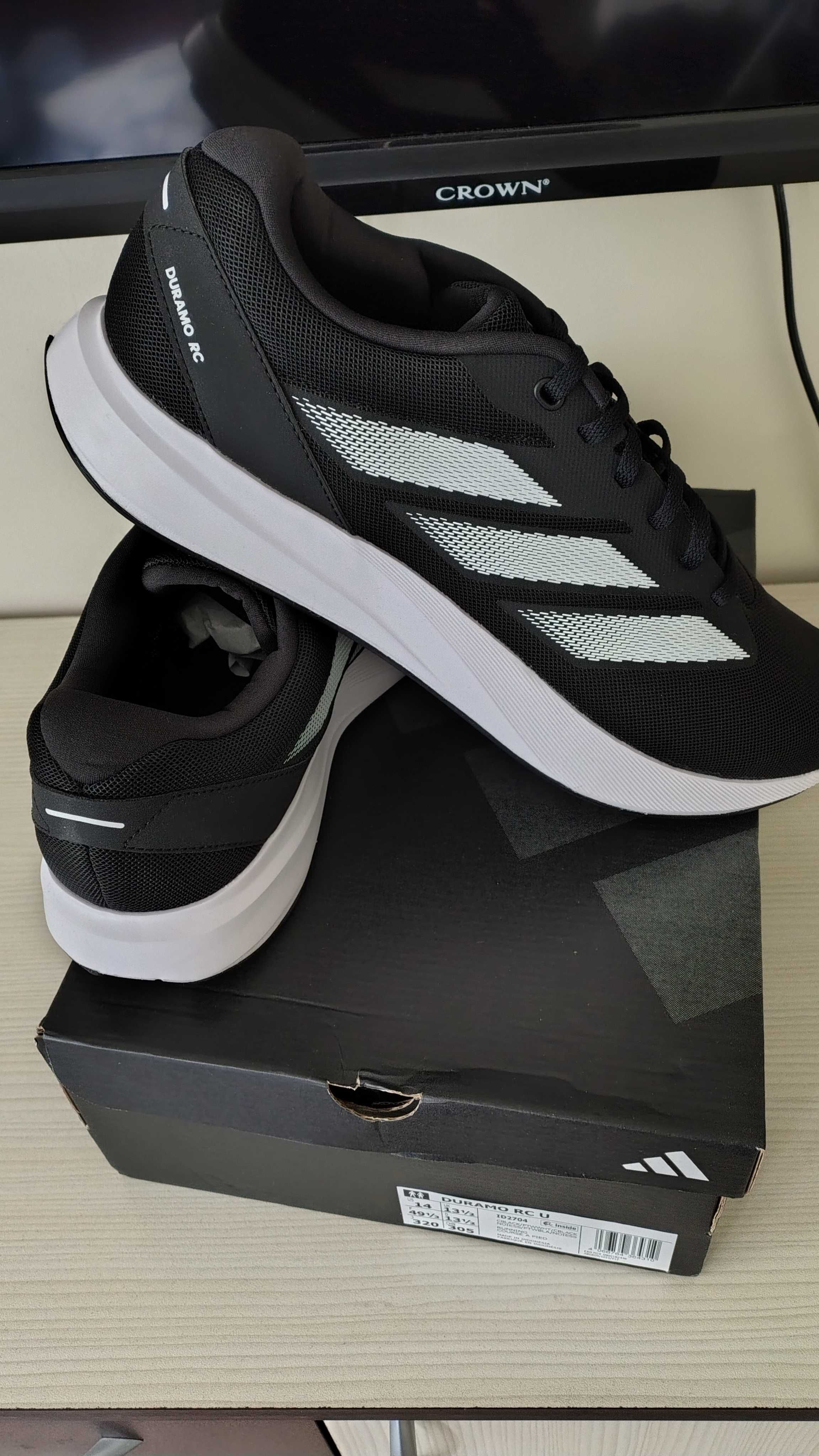 Мъжки маратонки Adidas номер 49 1/3, стелка 32см НОВИ!