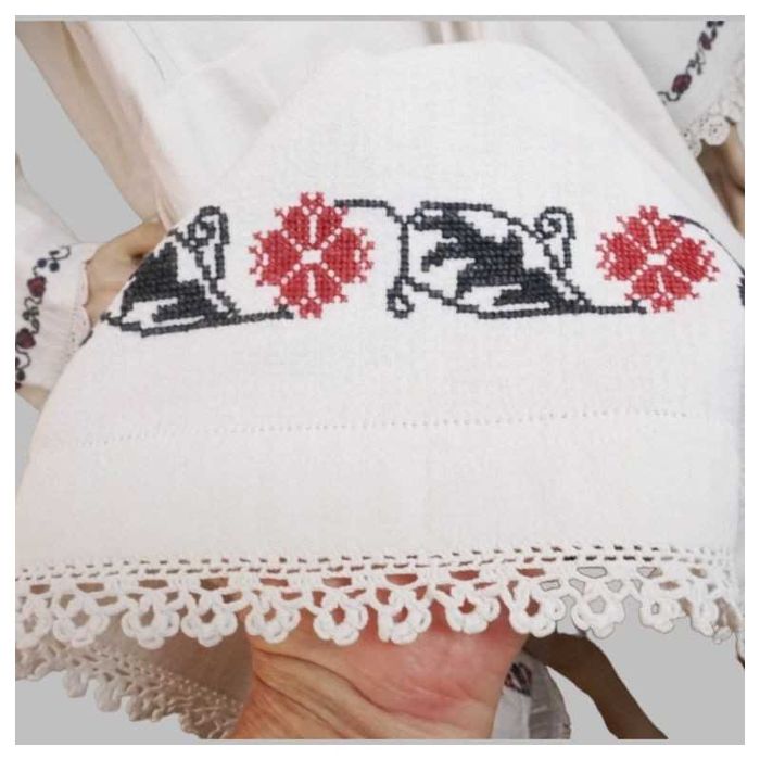Rochie traditionala veche , ie traditionala din Banat