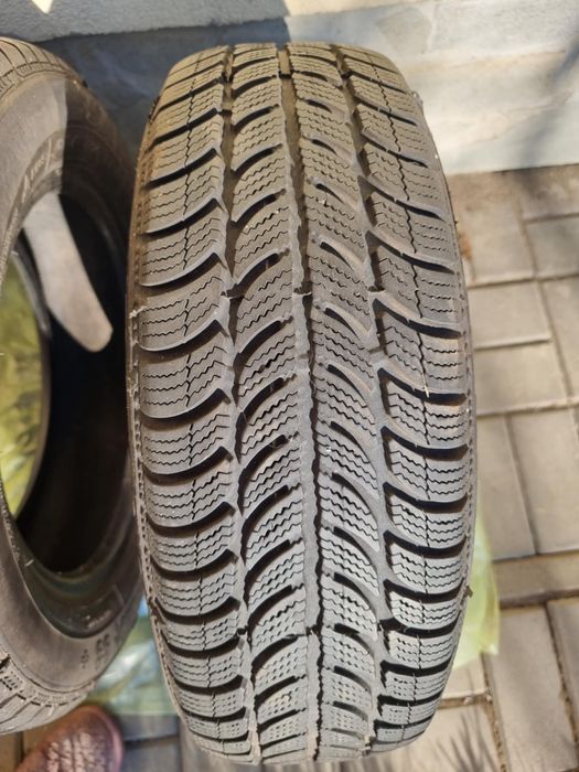 2 cauciucuri de iarna 175/65 R14