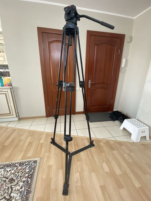 Штатив профессиональный