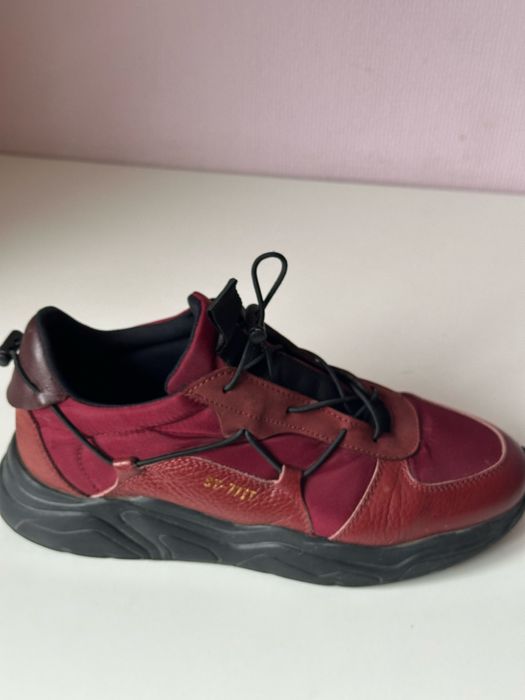 Шикарные кроссовки Италия 39/40 размер