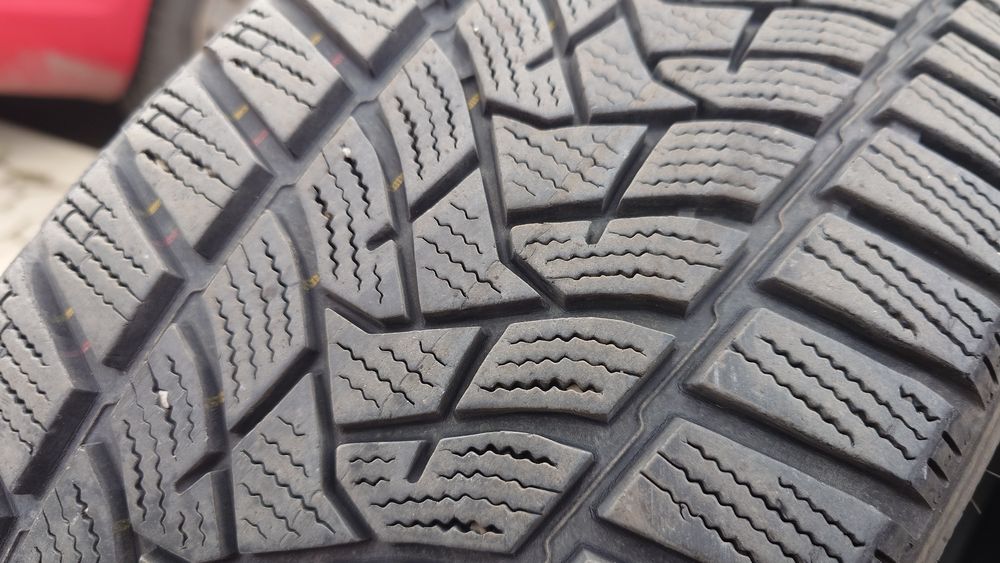 2 бр. зимни гуми Dunlop 205/55/16