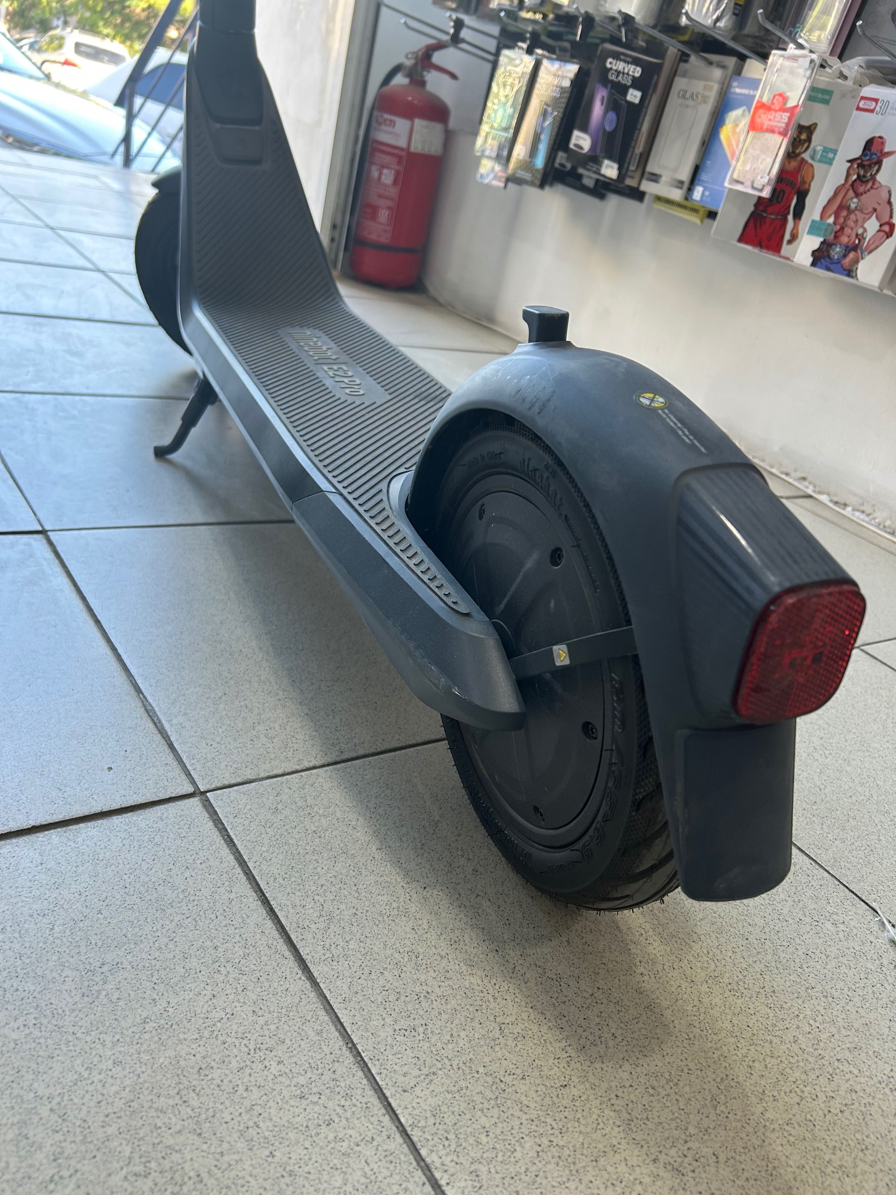 Електрическа тротинетка Segway-ninebot E2 Pro