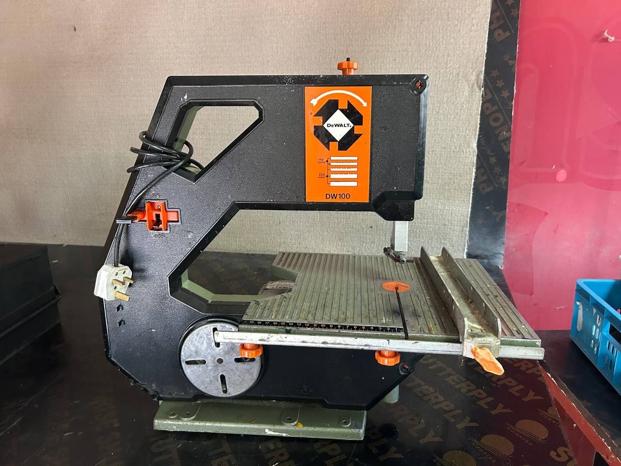 Банцинг деволт DEWALT перфектна машина