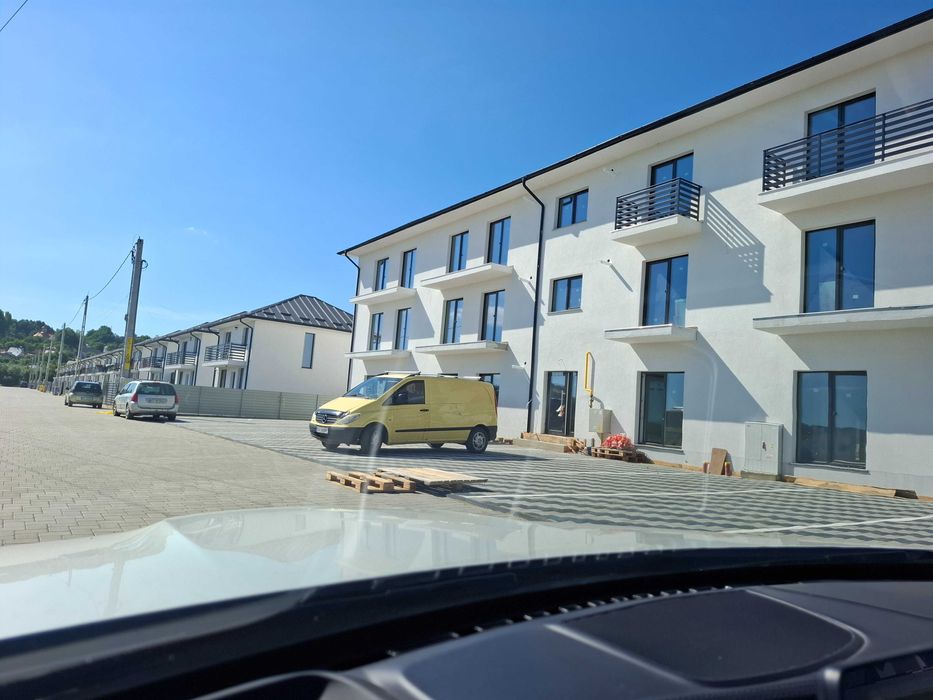 Executam case, blocuri, hale la rosu sau la cheie