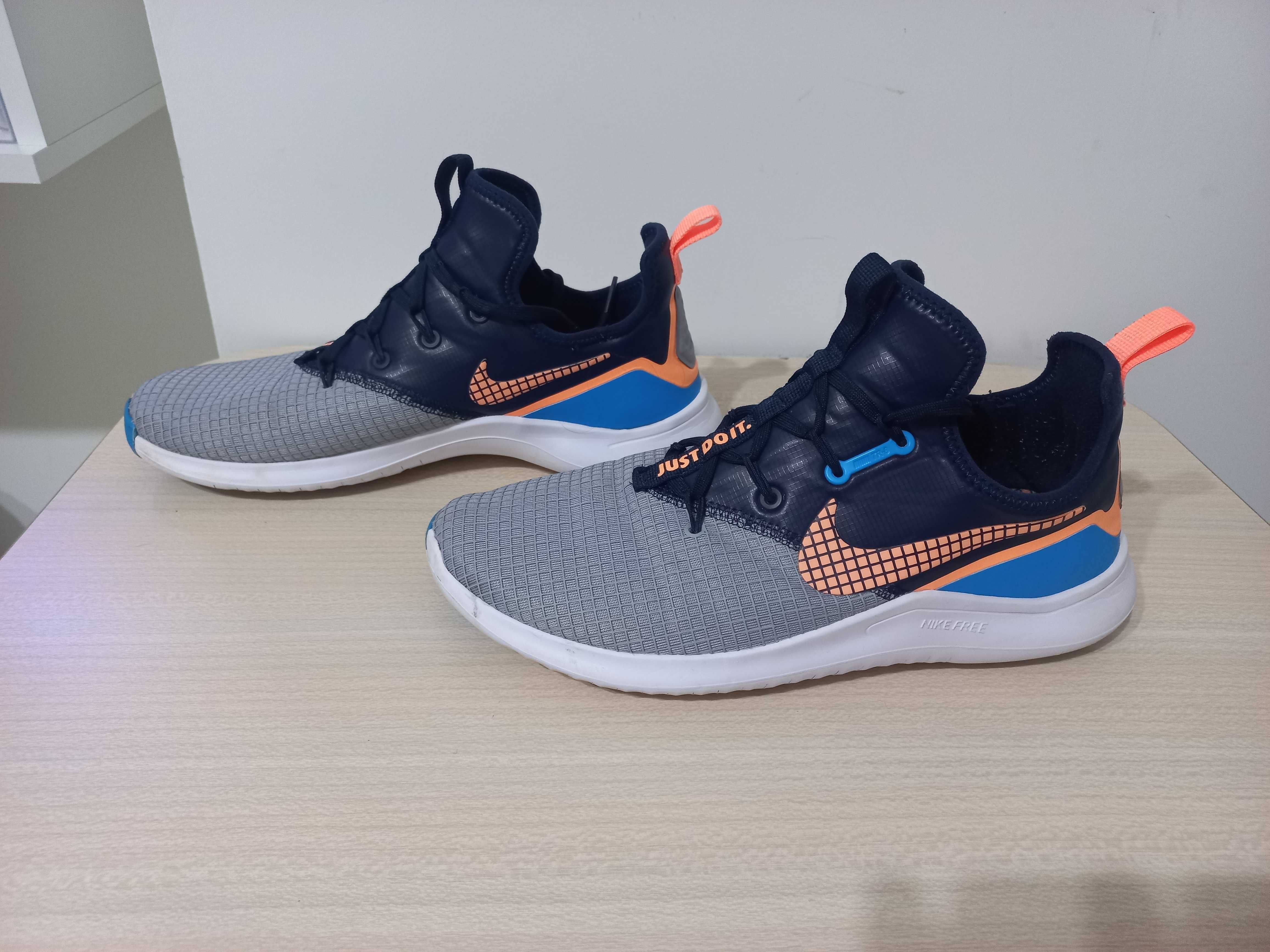 nike free tr8 100% оригинл 42 номер 27 см стелка