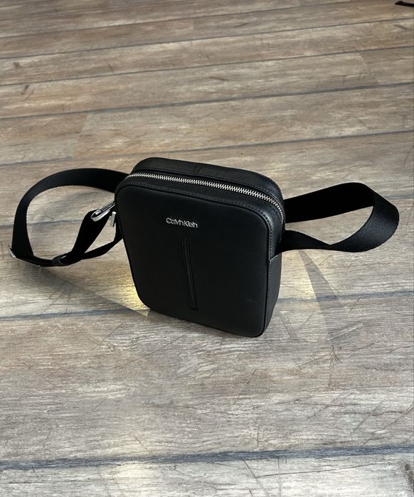 Calvin Klein чанта