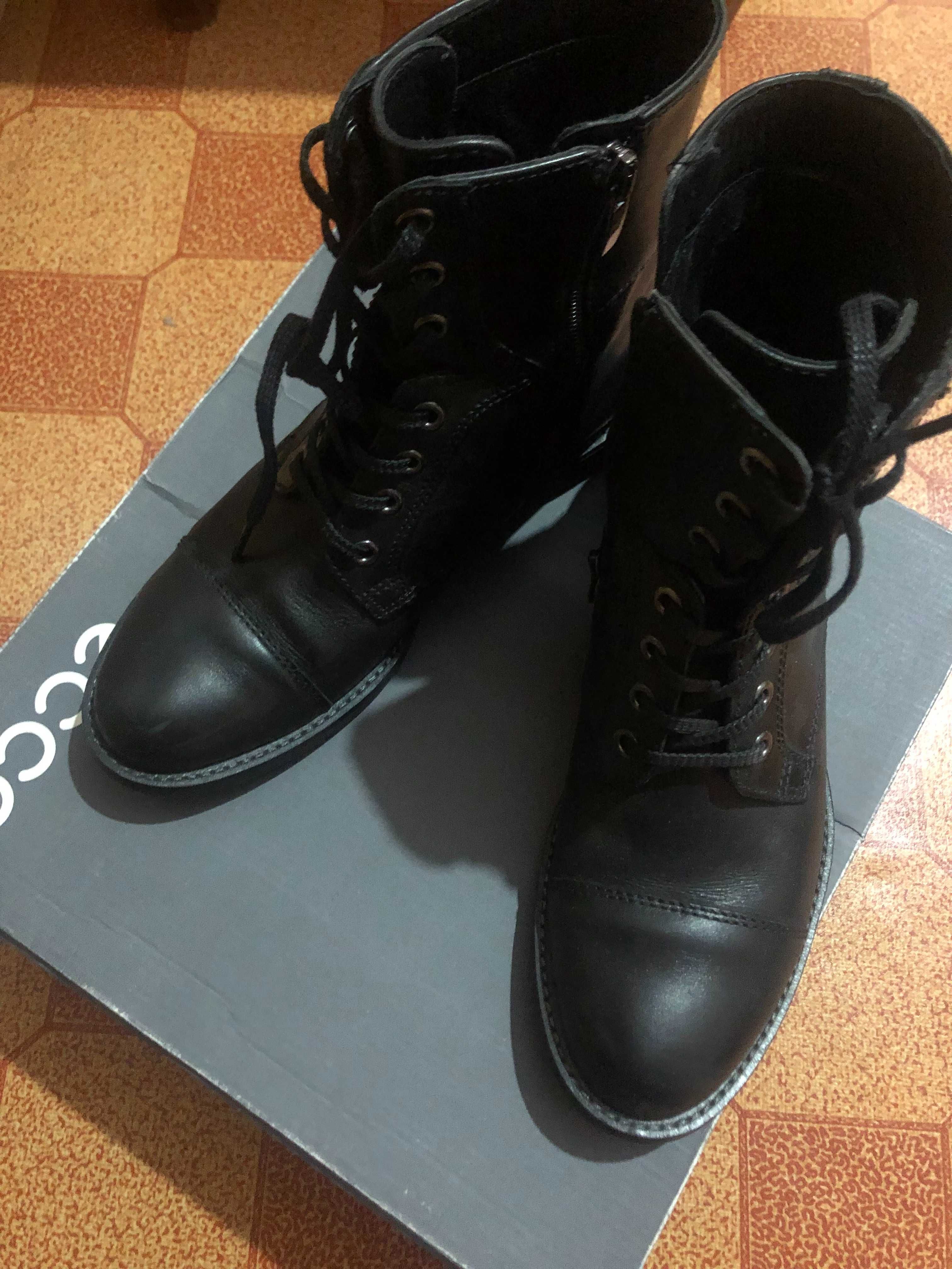 Женские ботинки ECCO