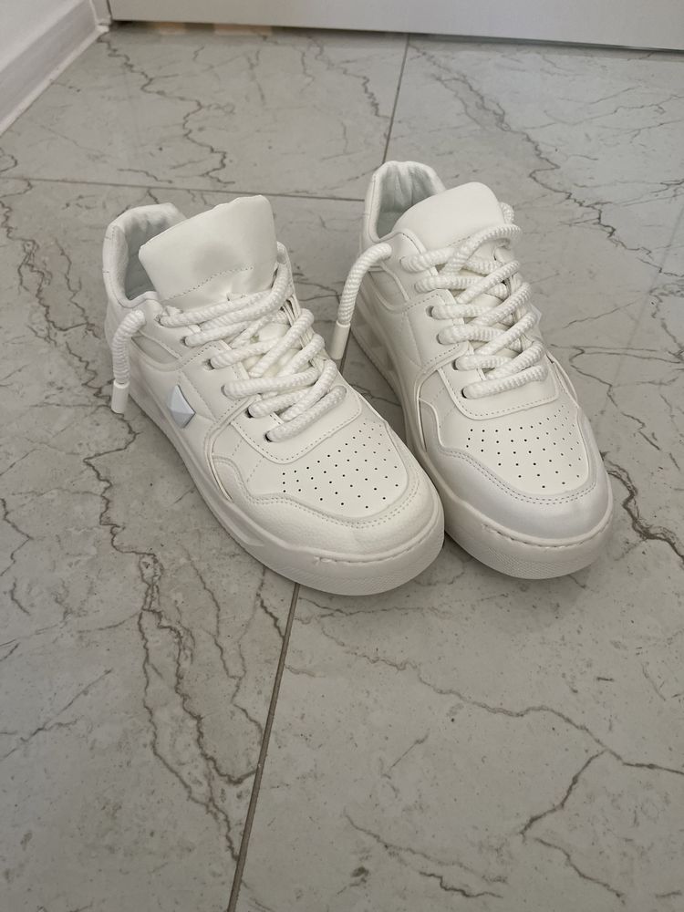 Adidasi albi Valentino unisex Noi