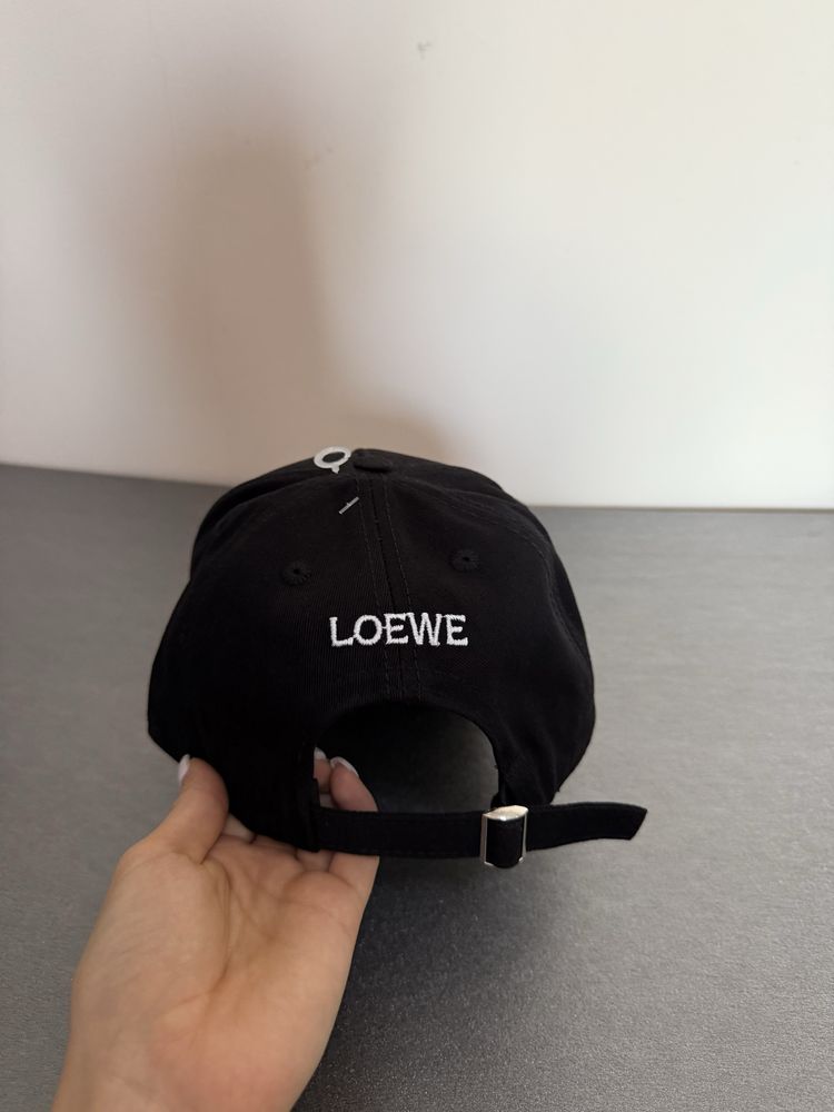 Дамска шапка loewe