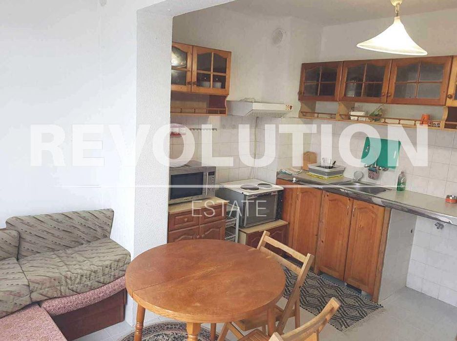 Дава се под наем Двустаен апартамент в Варна, Възраждане 1 - 50 кв.м за 250 € - Снимка #1