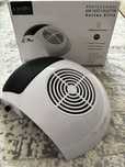 Aspirator praf unghii