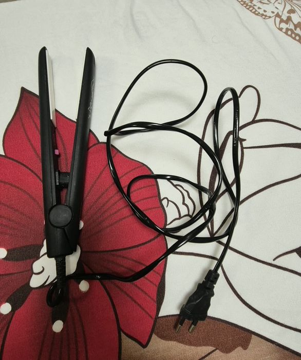 Placă de îndreptat părul Scarlett