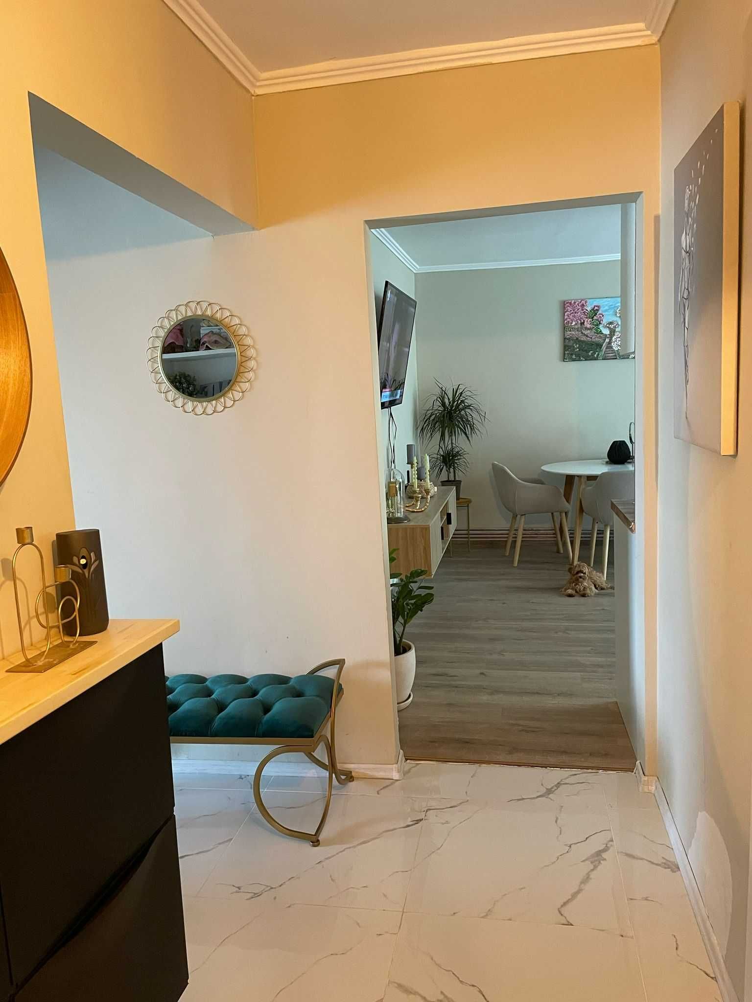 Apartament 3 camere, decomandate Micro 16 Etaj 2