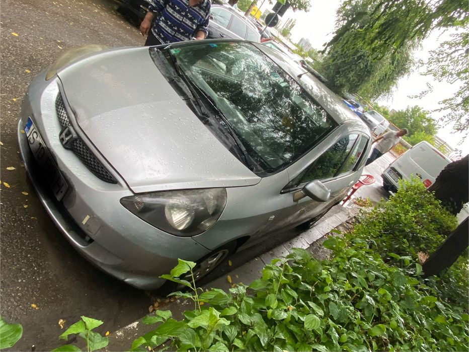 Honda Jazz 1246cm benzina,2006,ac,servo oras,magic seats..