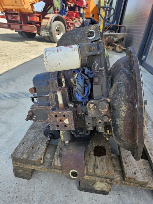 Cutie pentru buldoescavator Massey Ferguson 2001