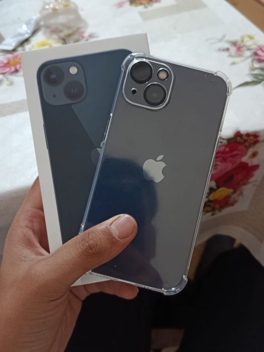 Iphone 13  чорный свет